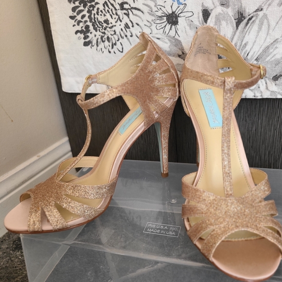 👠Betsey Johnson 👠 - Picture 8 of 9